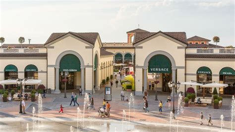 burberry serravalle scrivia foto|Serravalle Designer Outlet .